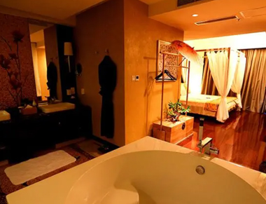 长沙雨花区养生会所的黄昏恋：当爱情遇上八十岁